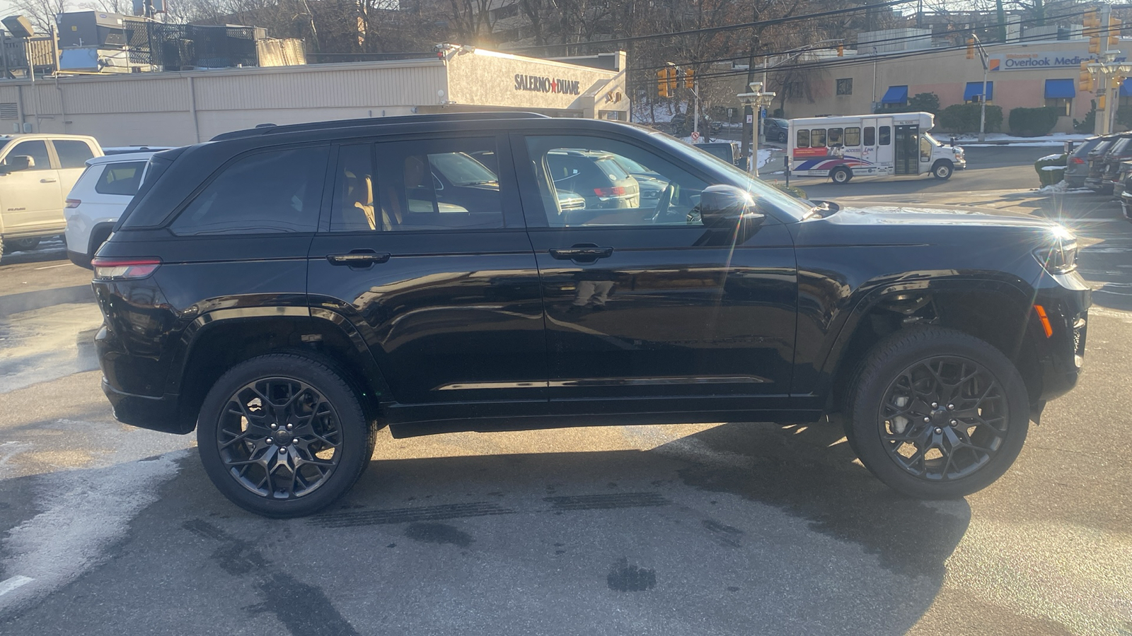 2025 Jeep Grand Cherokee Summit Reserve 29