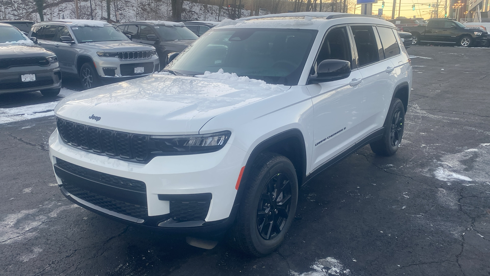 2025 Jeep Grand Cherokee L  3