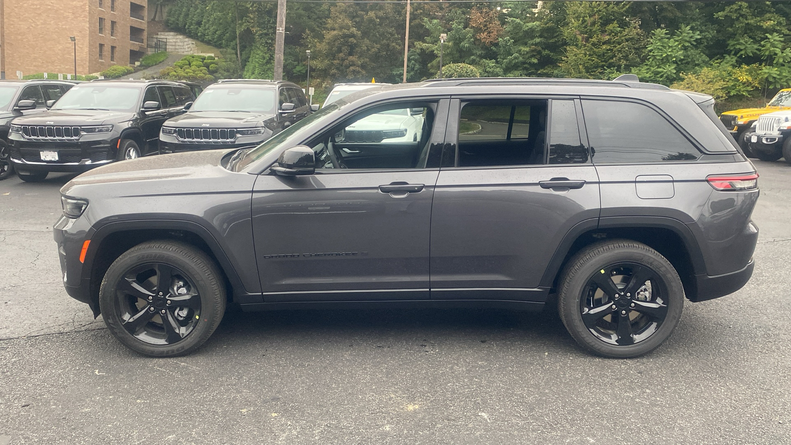 2025 Jeep Grand Cherokee Altitude X 4