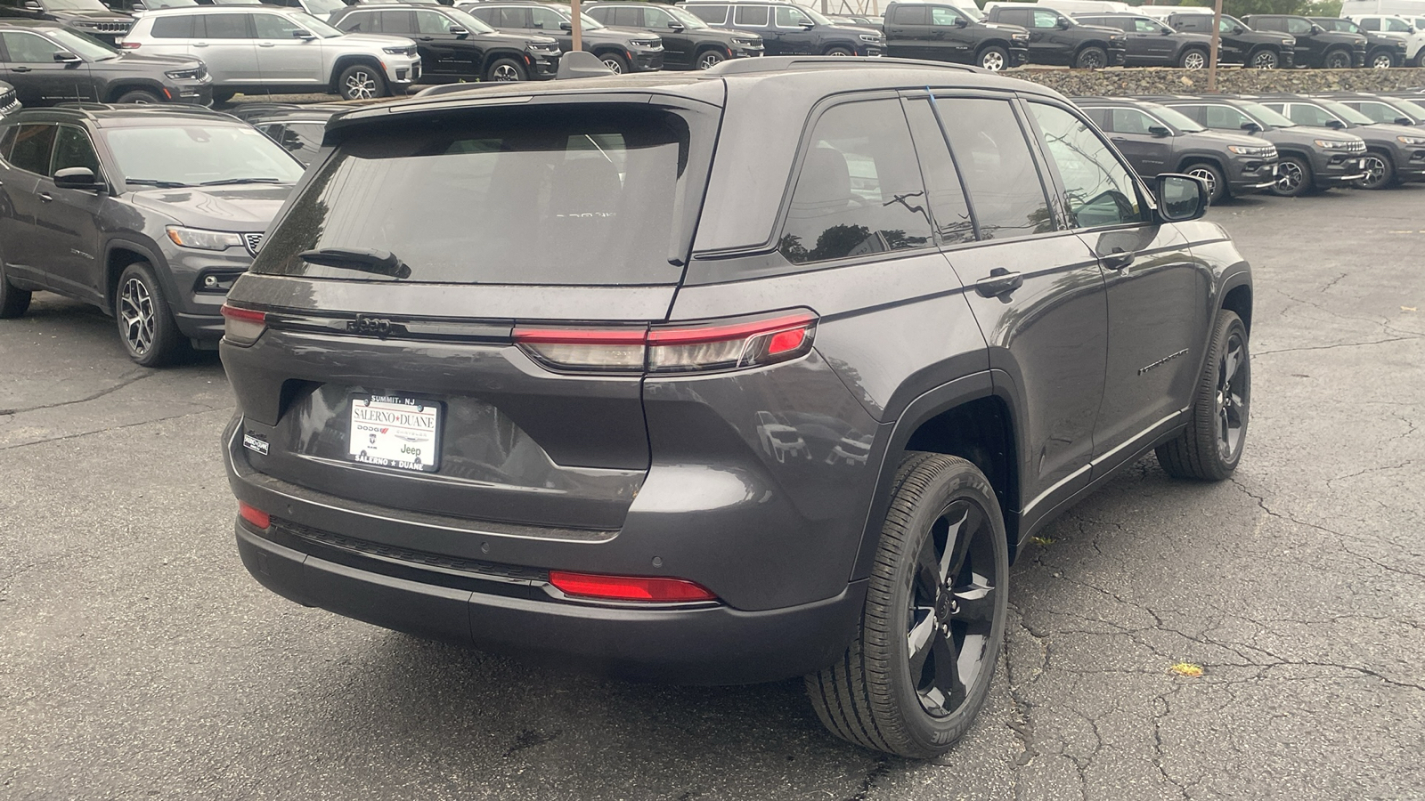 2025 Jeep Grand Cherokee Altitude X 28