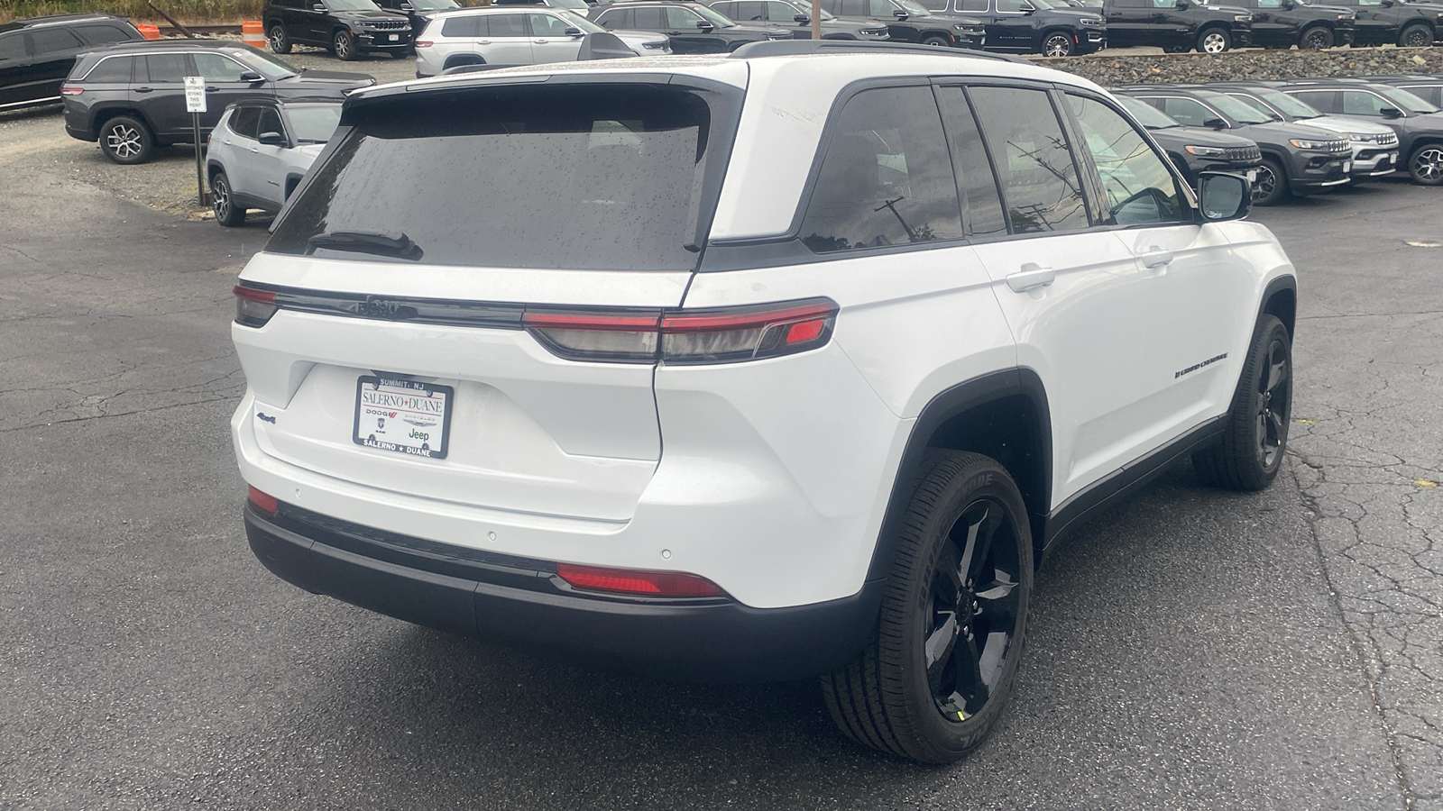 2025 Jeep Grand Cherokee Altitude X 28