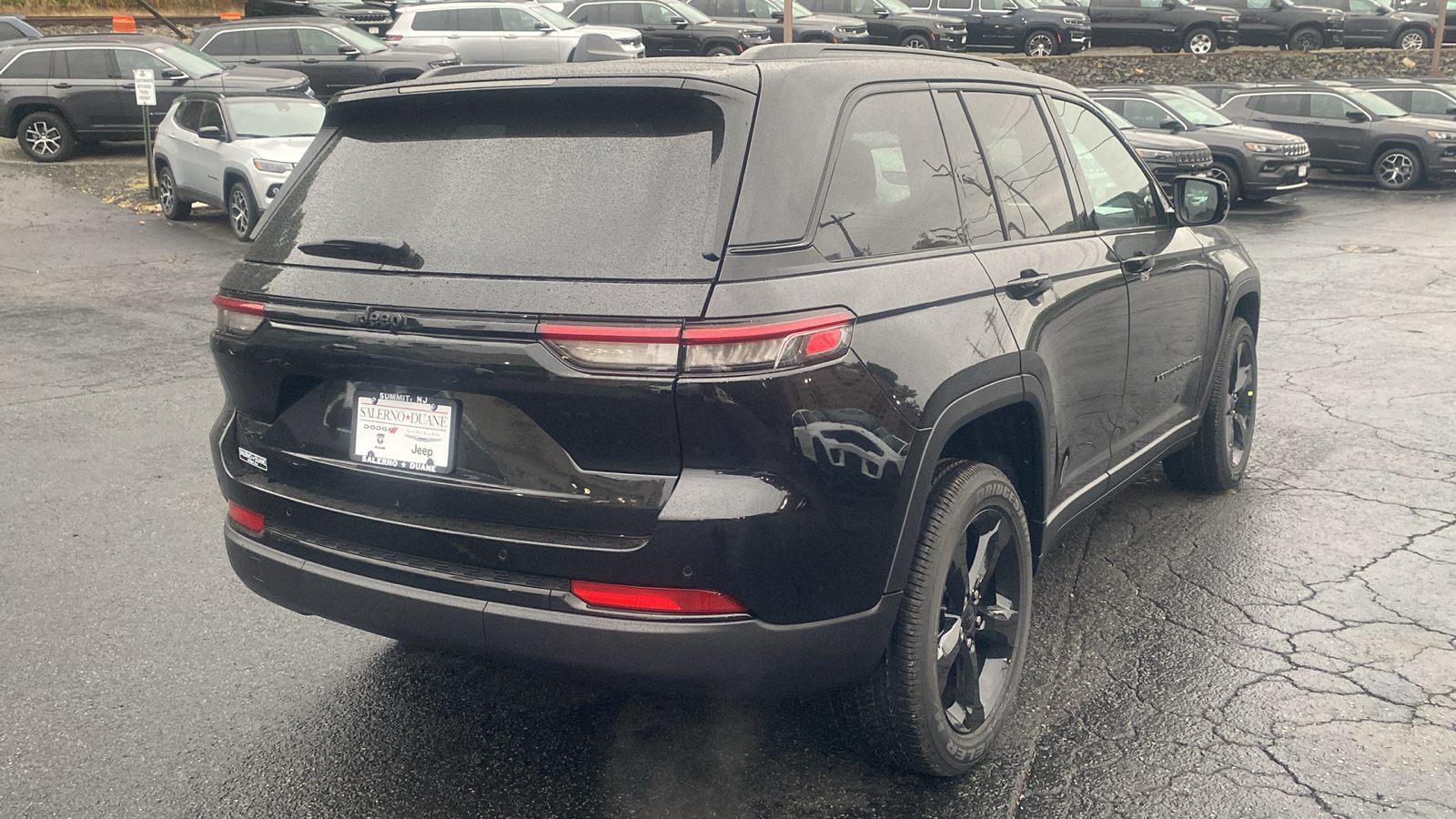 2025 Jeep Grand Cherokee Altitude X 28