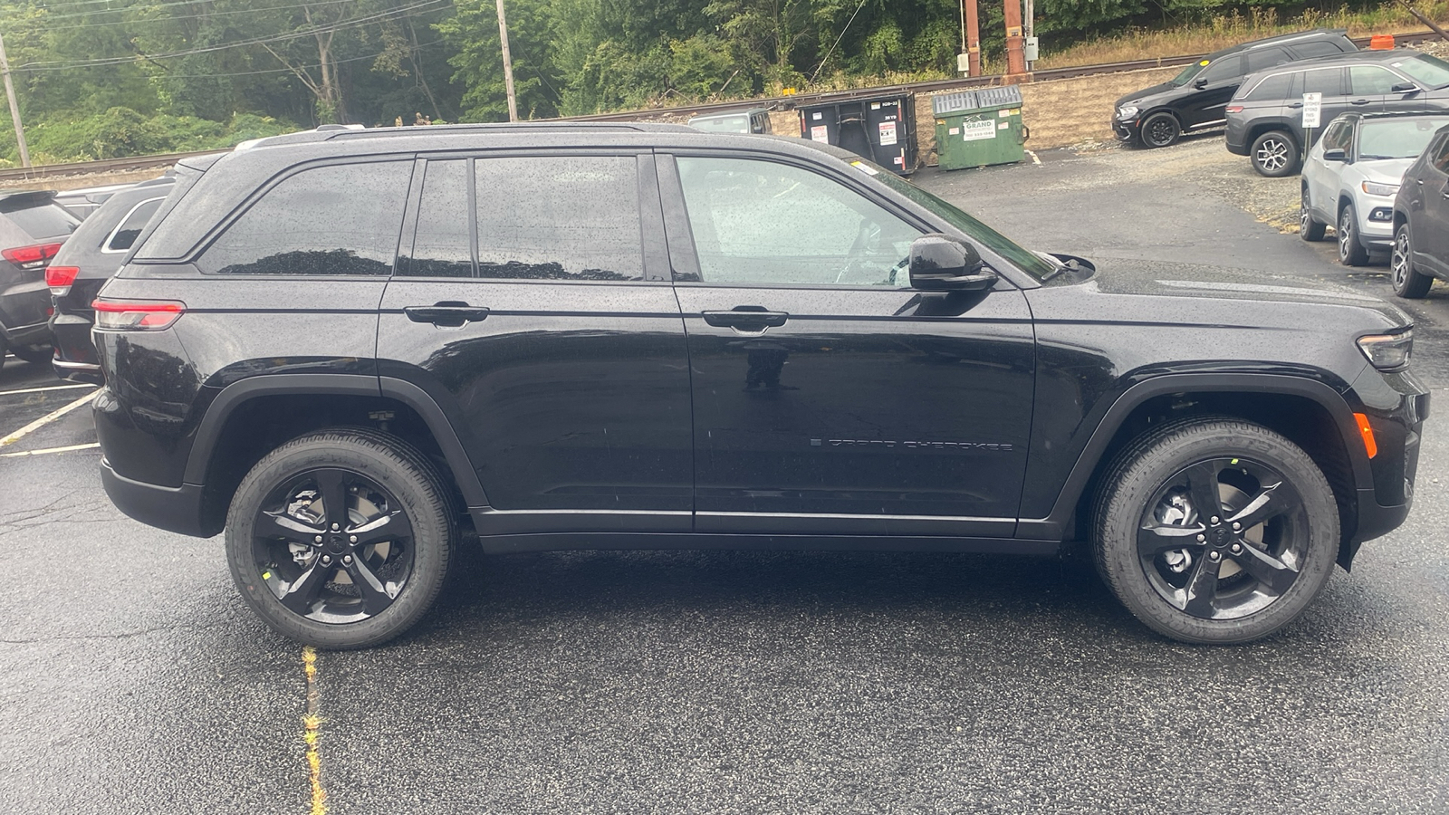 2025 Jeep Grand Cherokee Altitude X 28