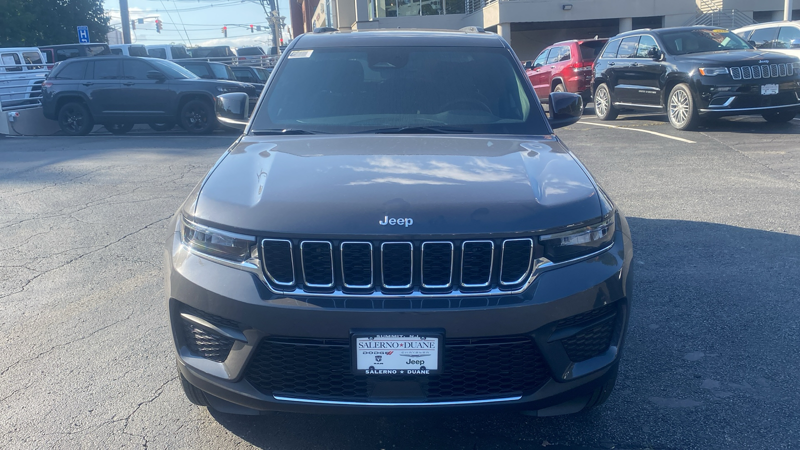 2025 Jeep Grand Cherokee Laredo X 2