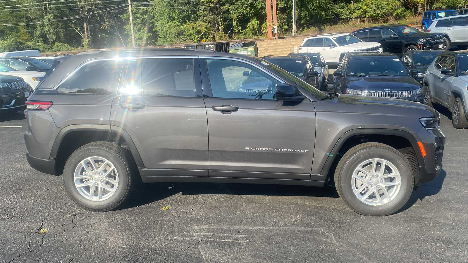 2025 Jeep Grand Cherokee Laredo X 28