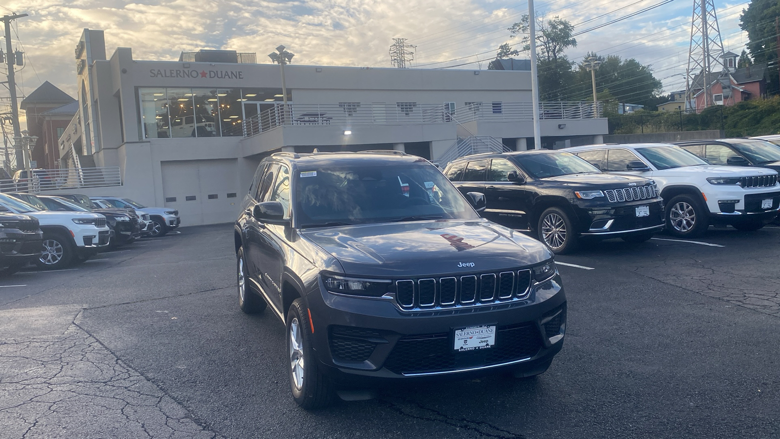 2025 Jeep Grand Cherokee Laredo X 1