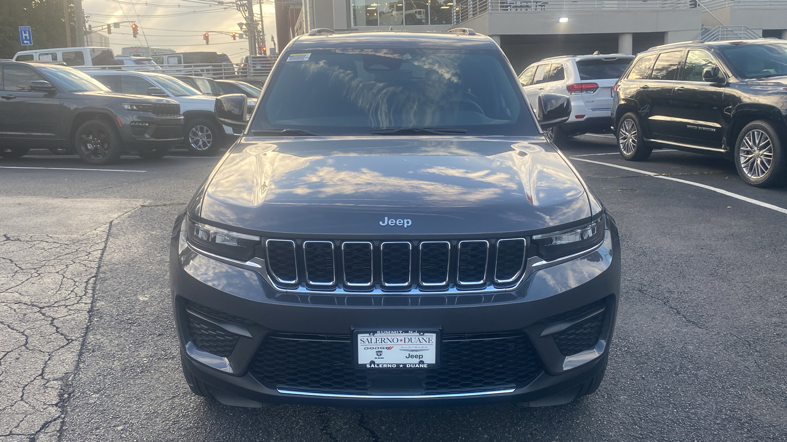 2025 Jeep Grand Cherokee Laredo X 2