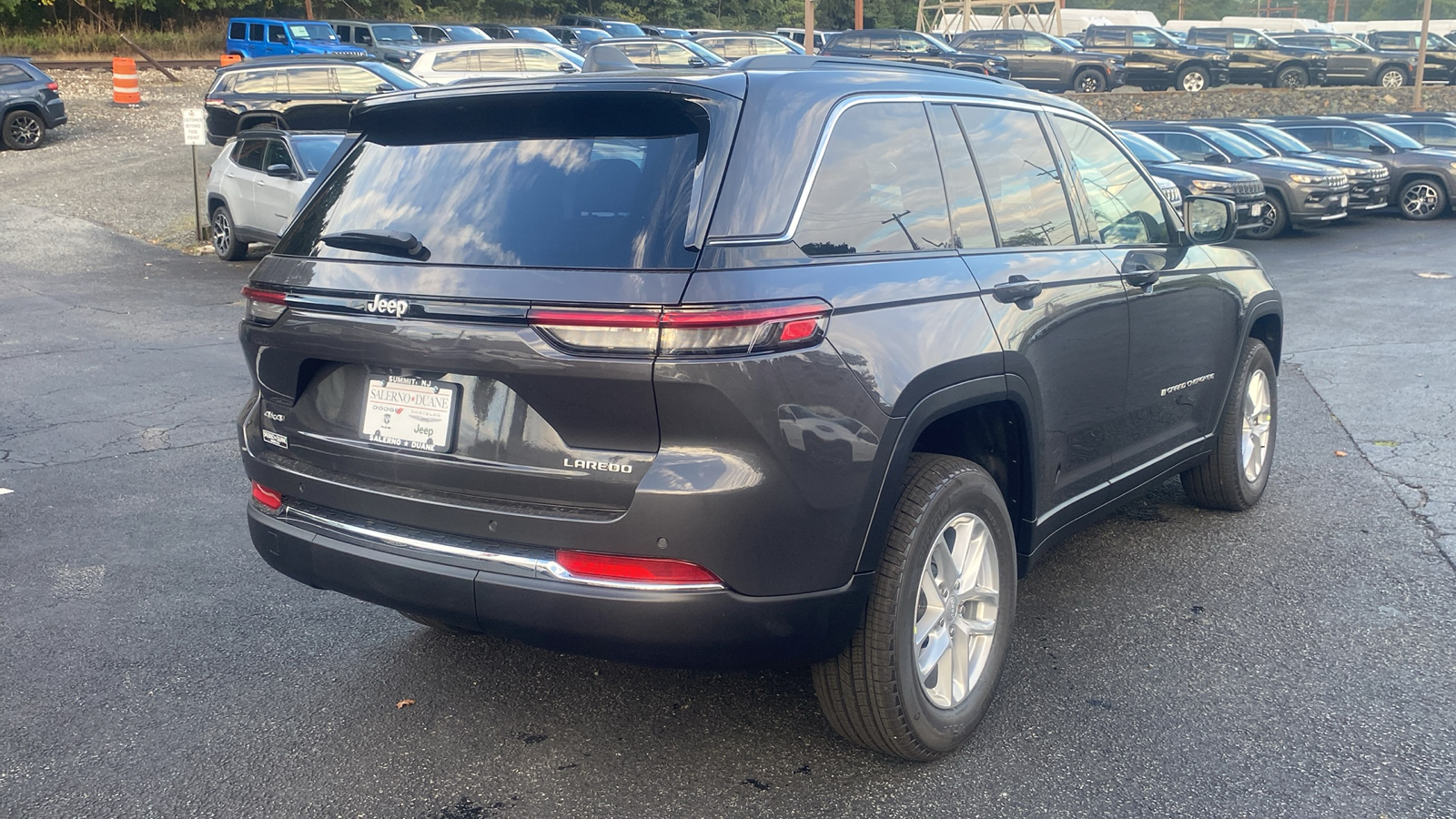 2025 Jeep Grand Cherokee Laredo X 27