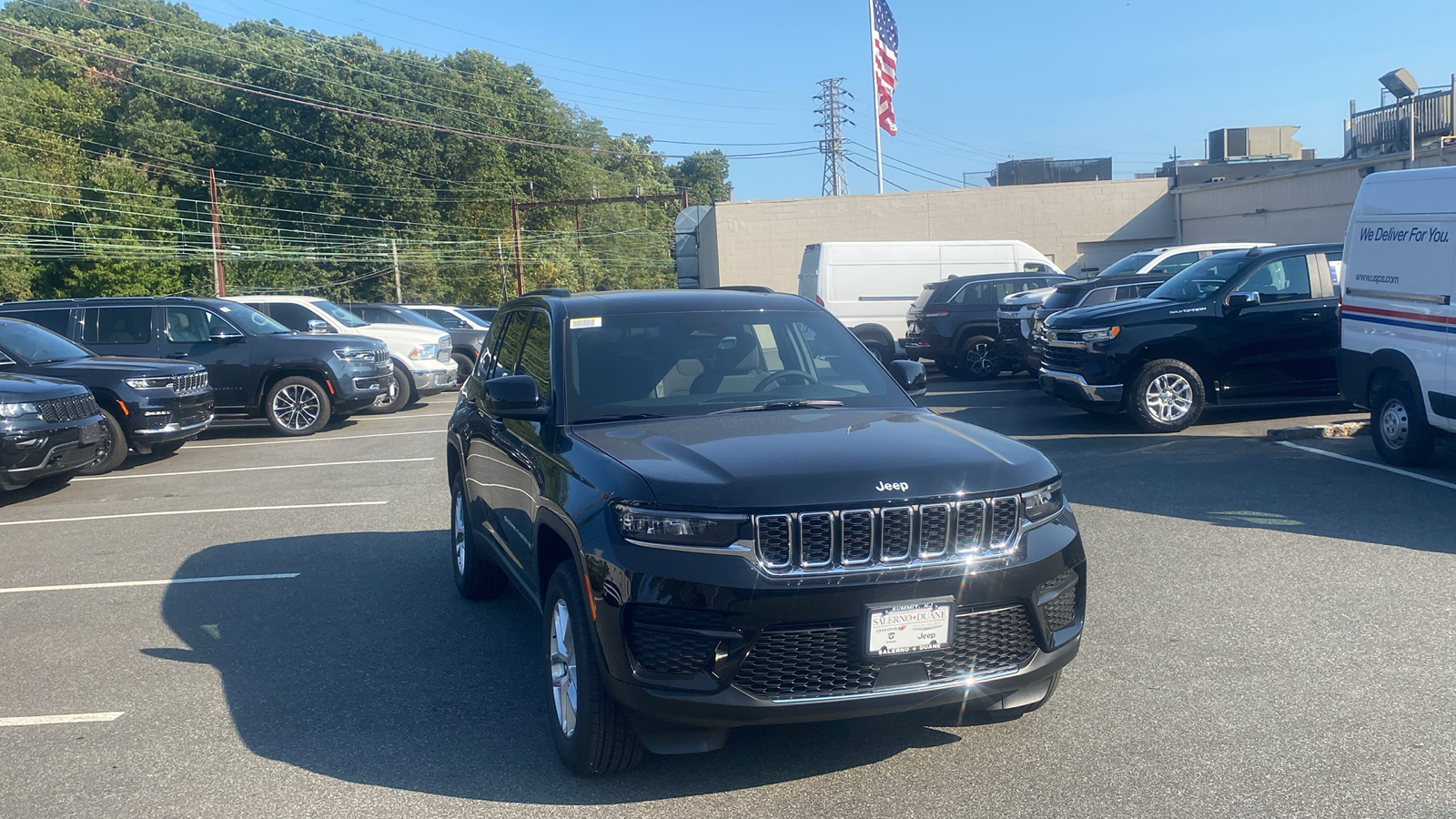 2025 Jeep Grand Cherokee Laredo X 1