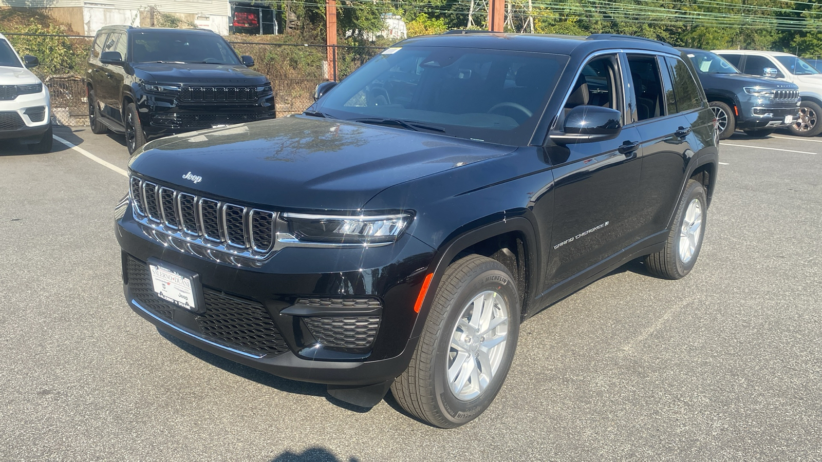 2025 Jeep Grand Cherokee Laredo X 3