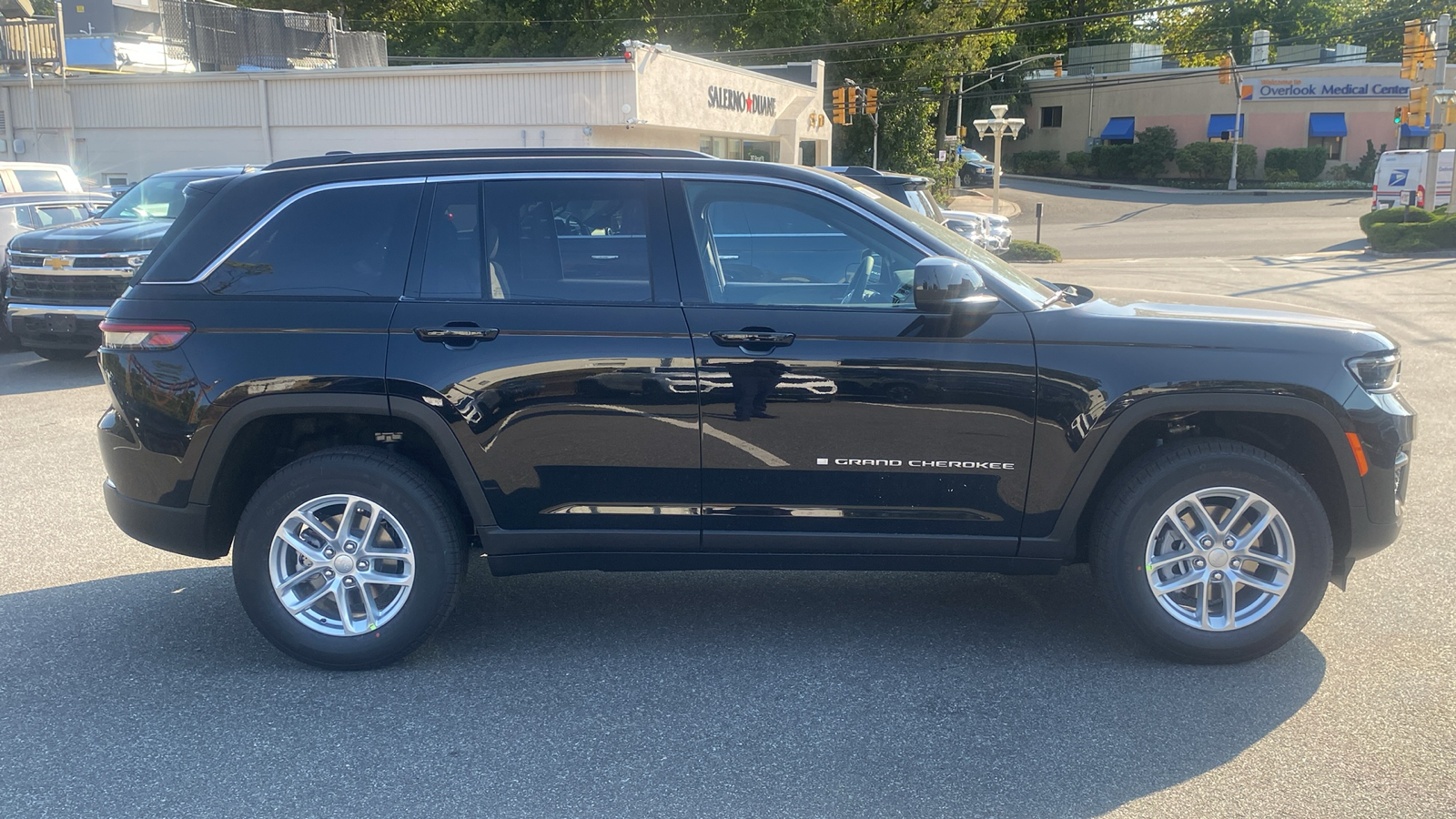 2025 Jeep Grand Cherokee Laredo X 29