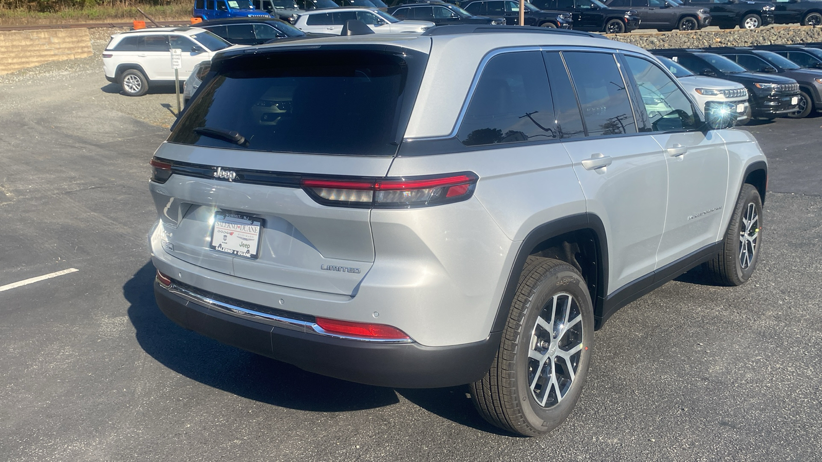 2025 Jeep Grand Cherokee Limited 27