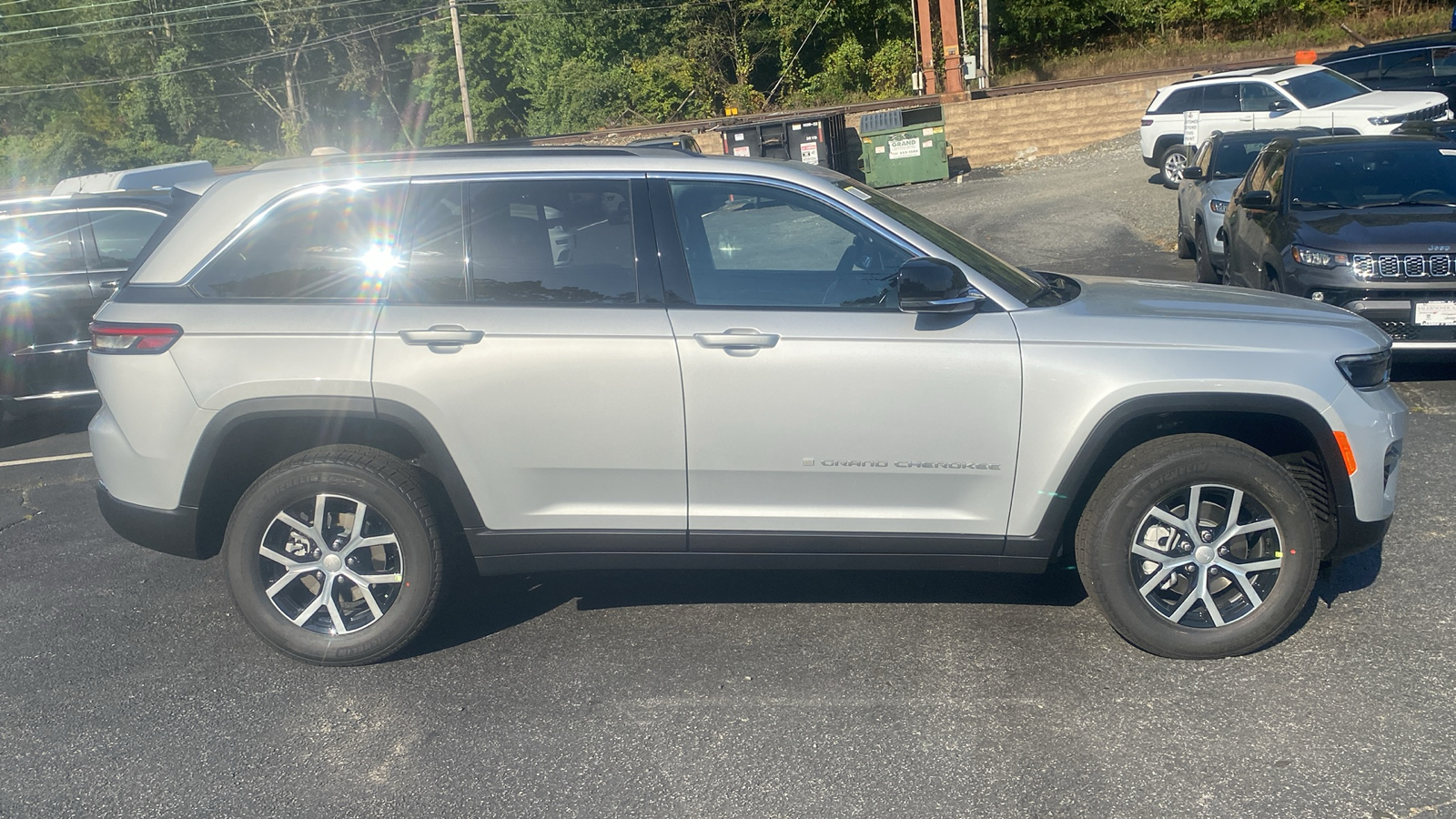 2025 Jeep Grand Cherokee Limited 28