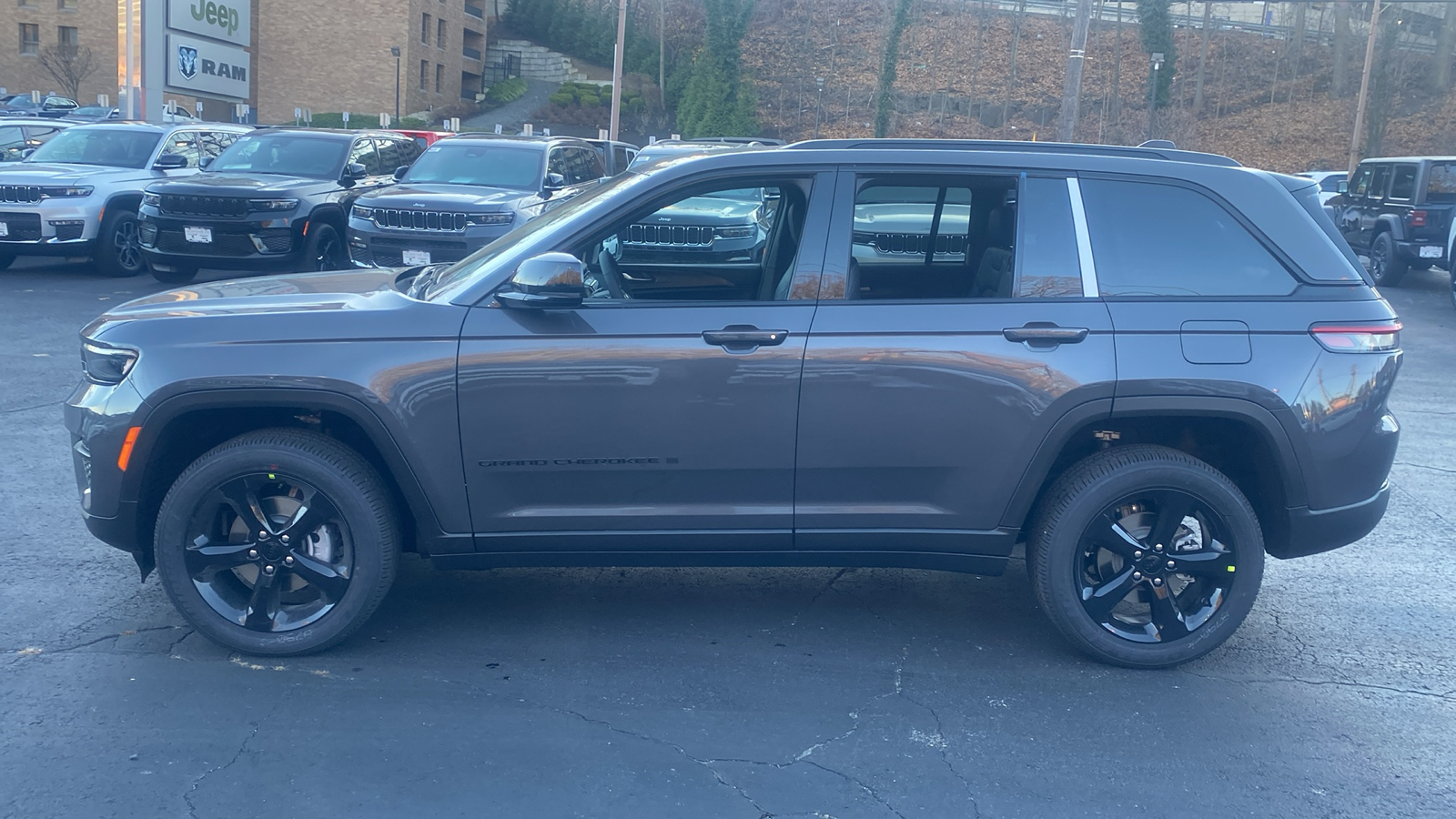 2025 Jeep Grand Cherokee Altitude X 4