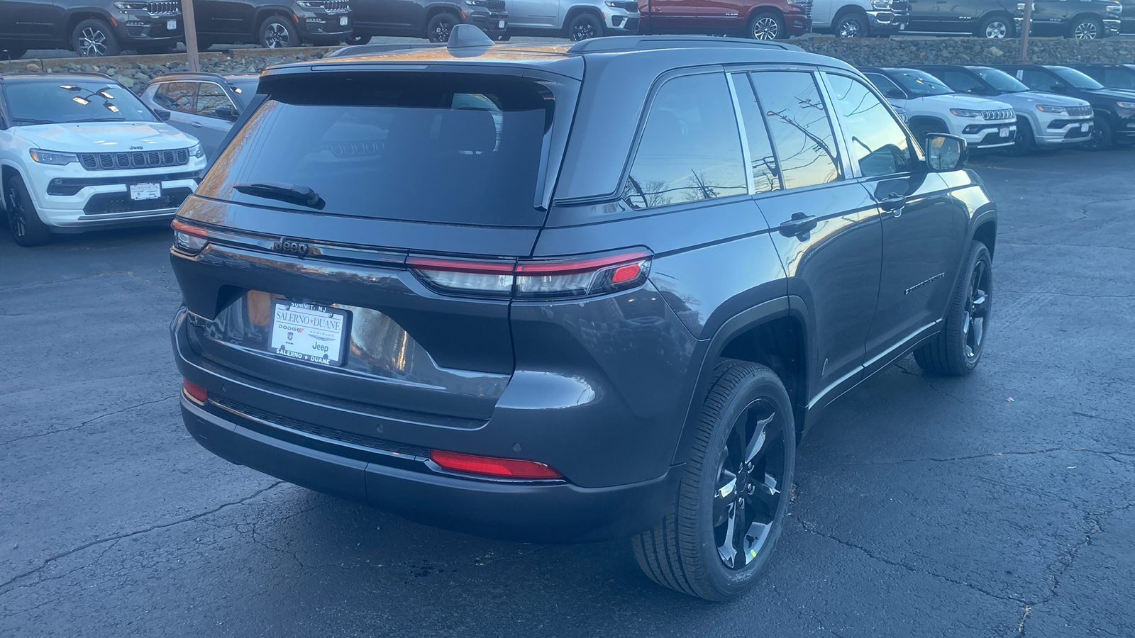 2025 Jeep Grand Cherokee Altitude X 28