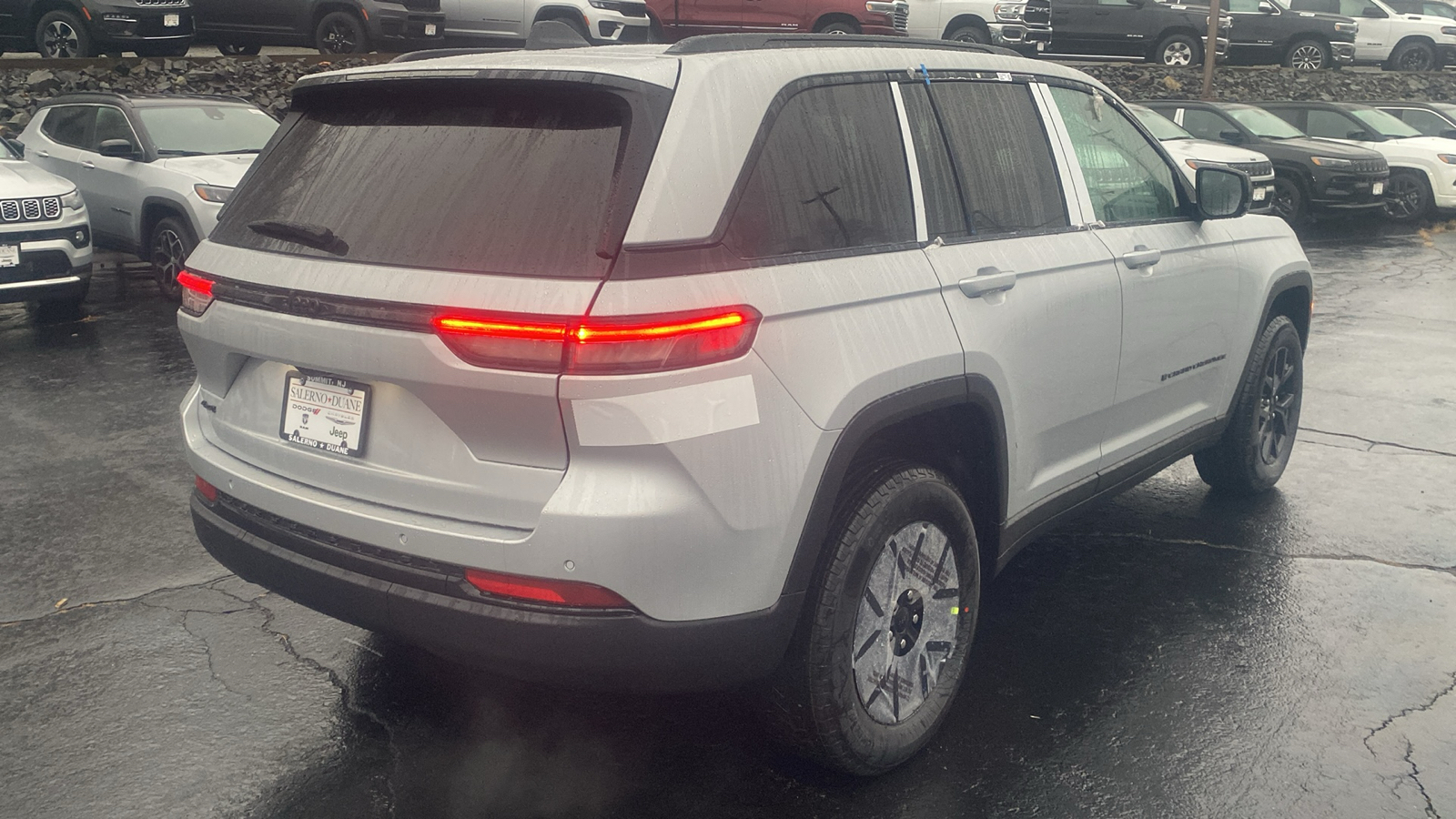 2025 Jeep Grand Cherokee Altitude X 28