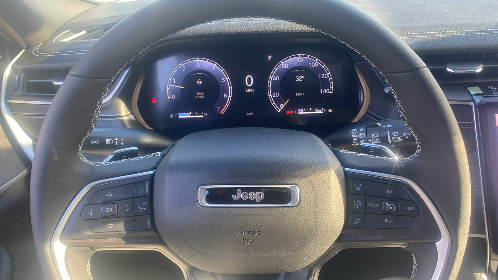 2025 Jeep Grand Cherokee Limited 10