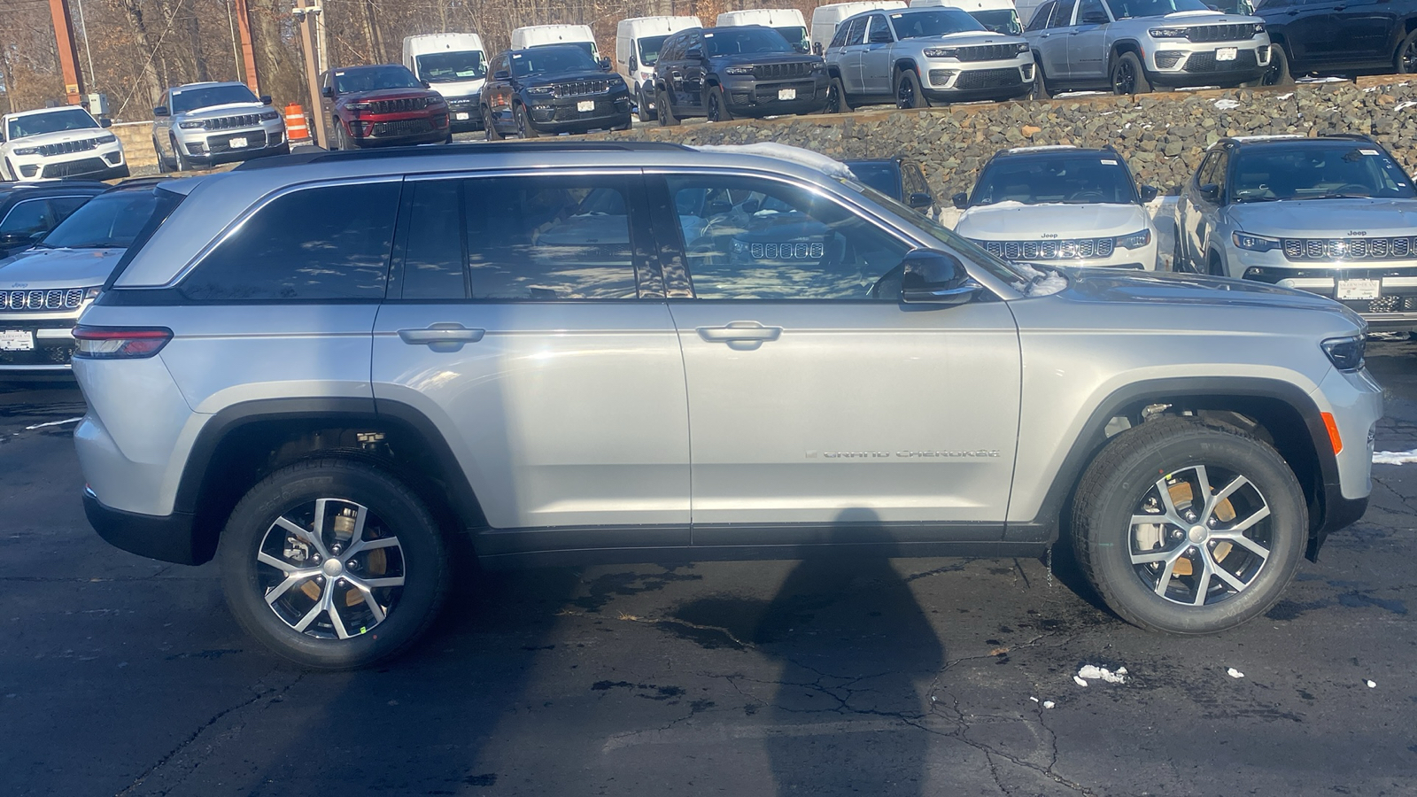 2025 Jeep Grand Cherokee Limited 29