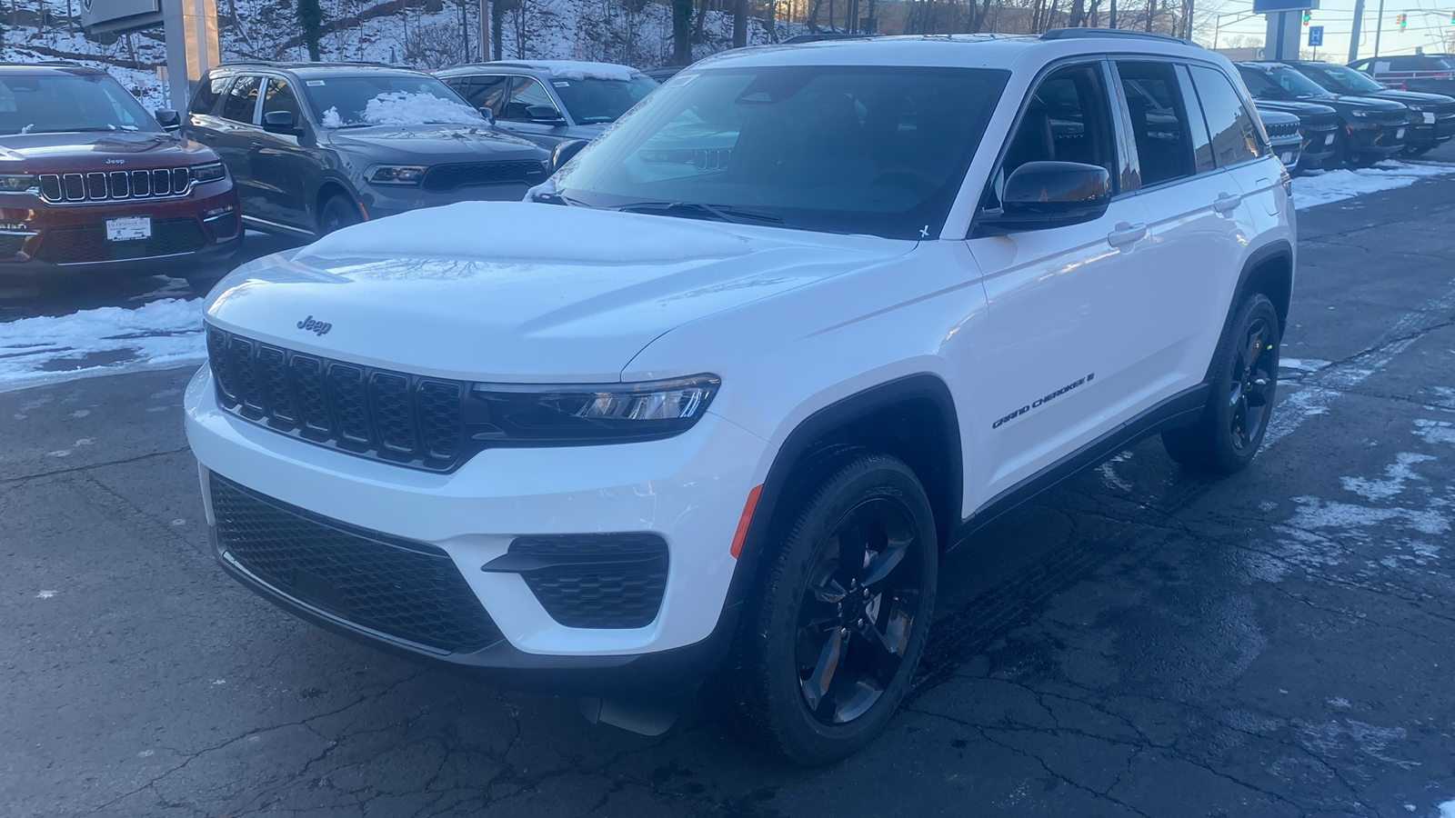 2025 Jeep Grand Cherokee Altitude X 3