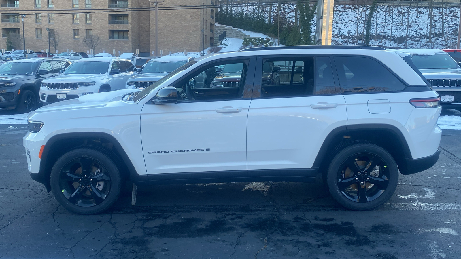 2025 Jeep Grand Cherokee Altitude X 4