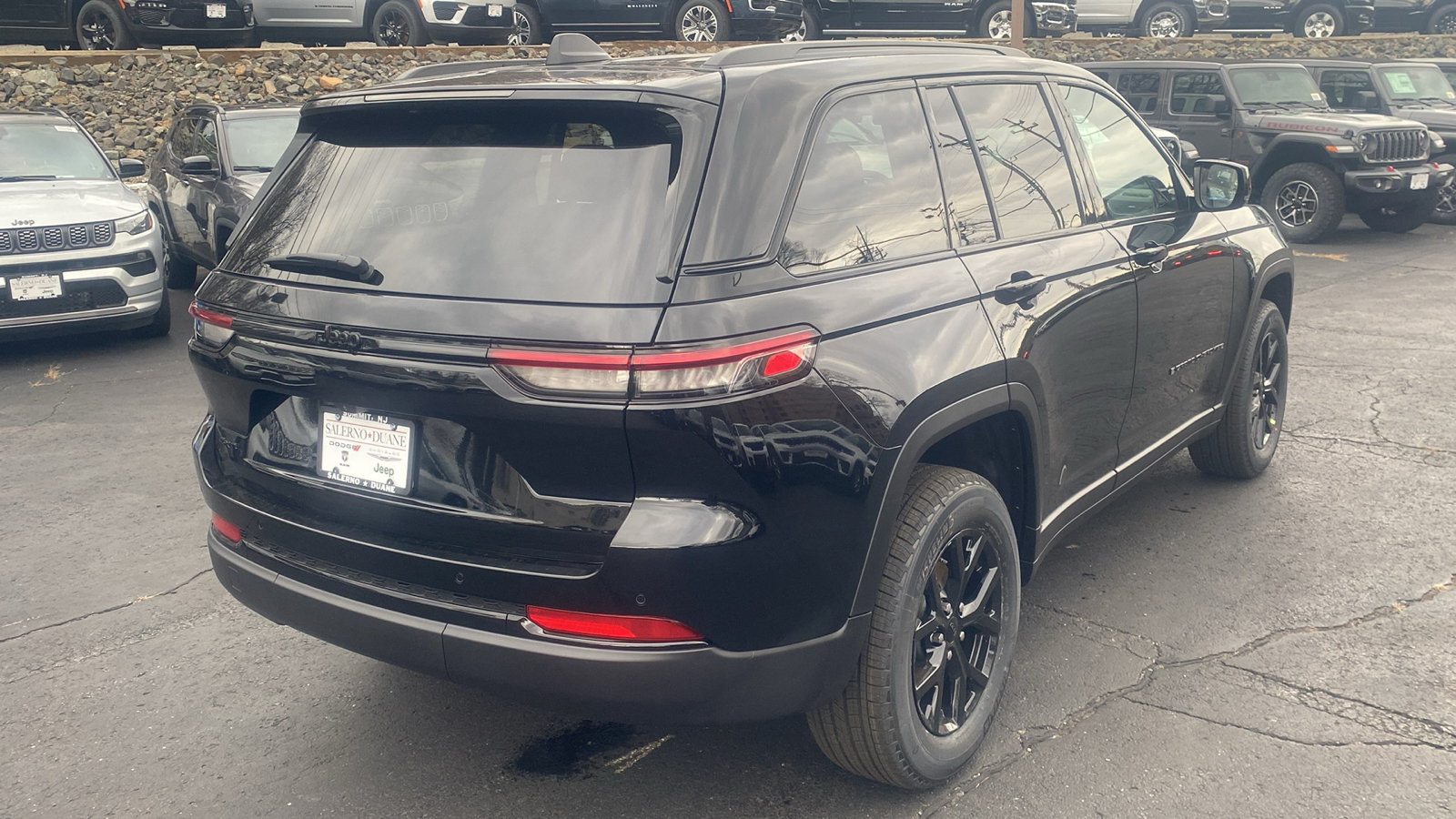 2025 Jeep Grand Cherokee Altitude X 28