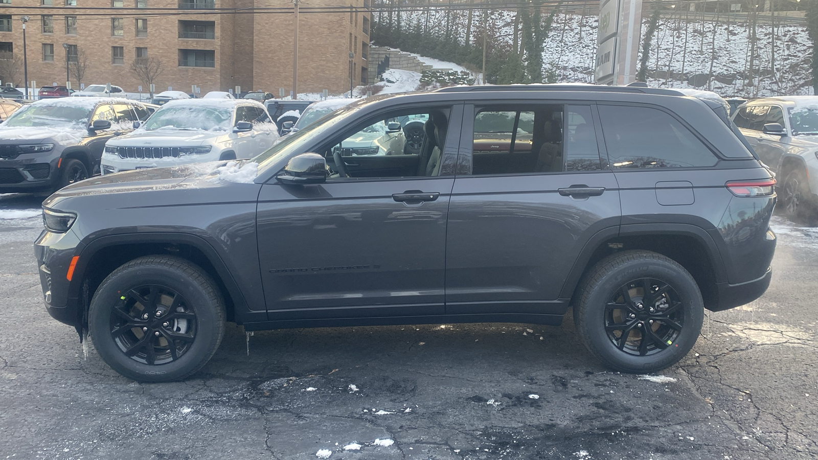 2025 Jeep Grand Cherokee Altitude X 4