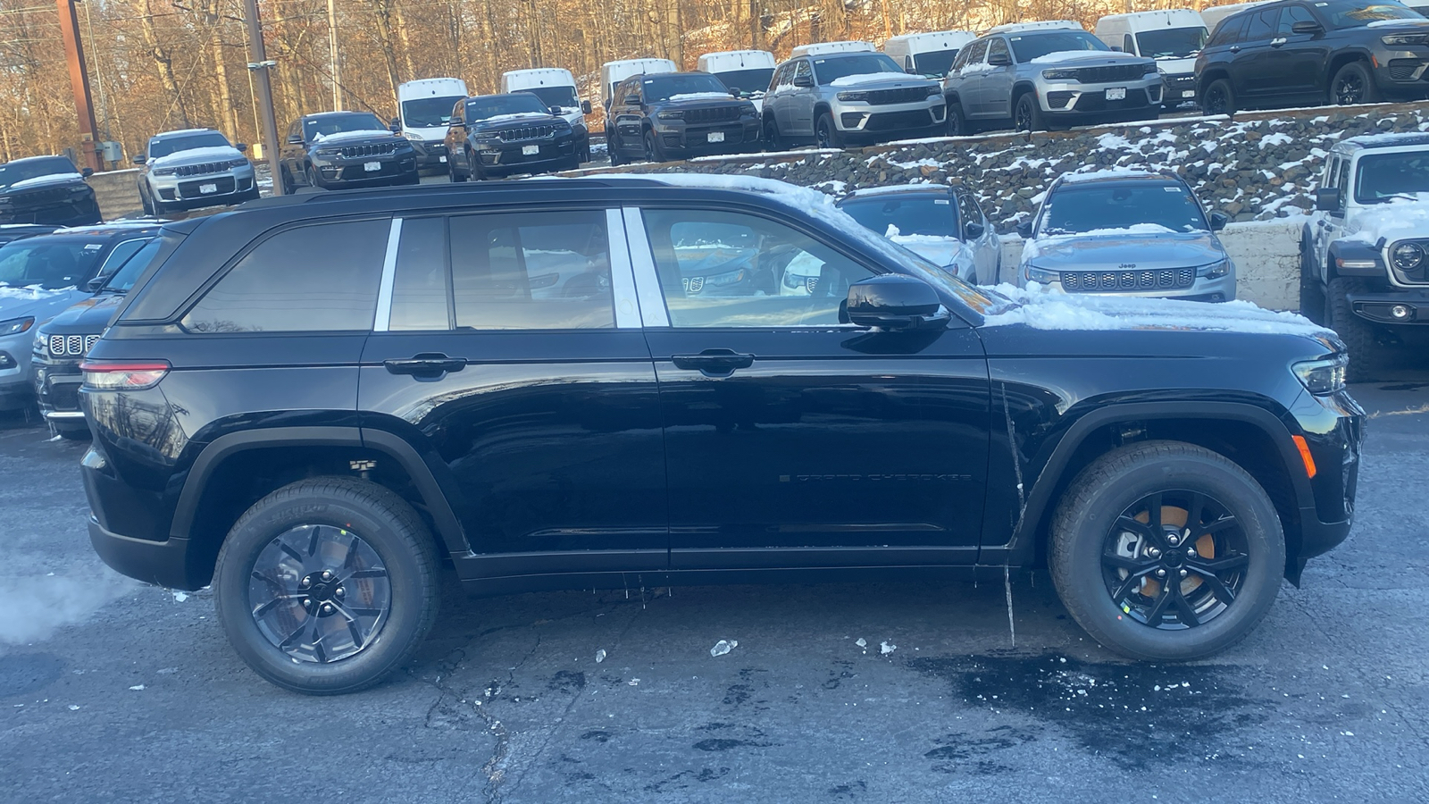 2025 Jeep Grand Cherokee Altitude X 29