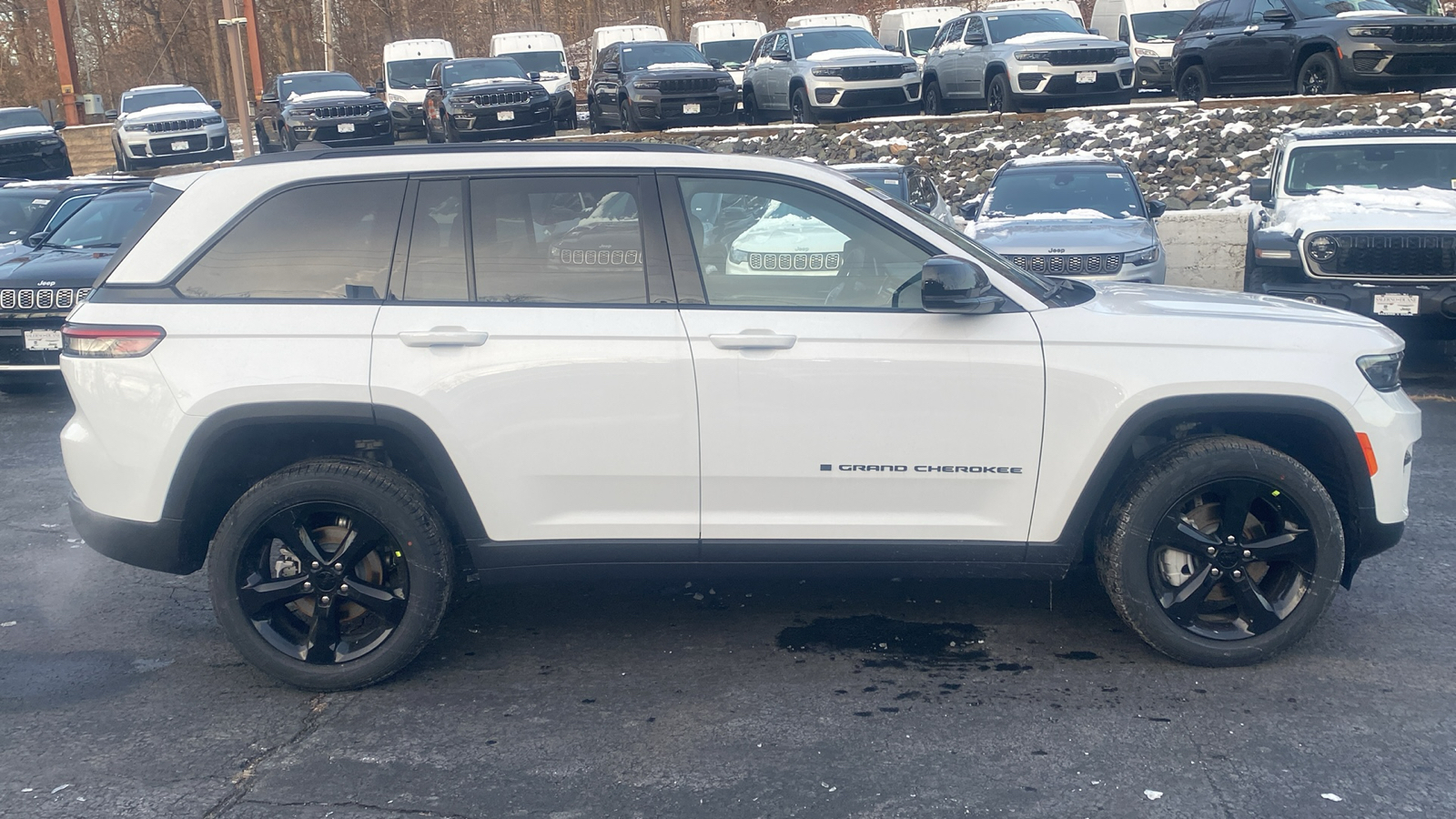 2025 Jeep Grand Cherokee Limited 28