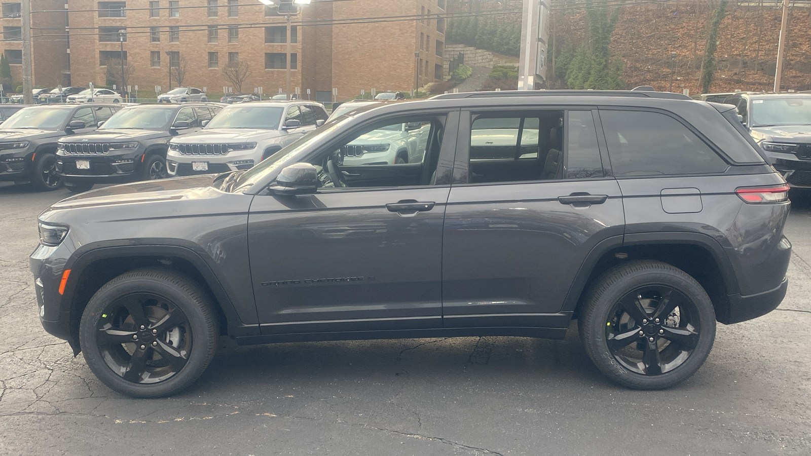 2025 Jeep Grand Cherokee Altitude X 4