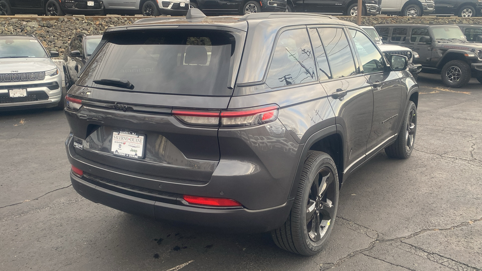 2025 Jeep Grand Cherokee Altitude X 26