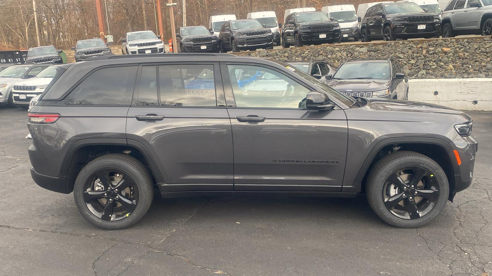 2025 Jeep Grand Cherokee Altitude X 27