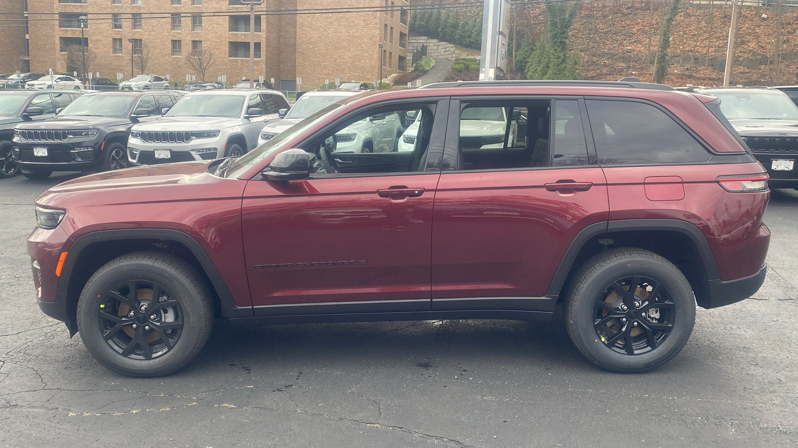 2025 Jeep Grand Cherokee Altitude X 4