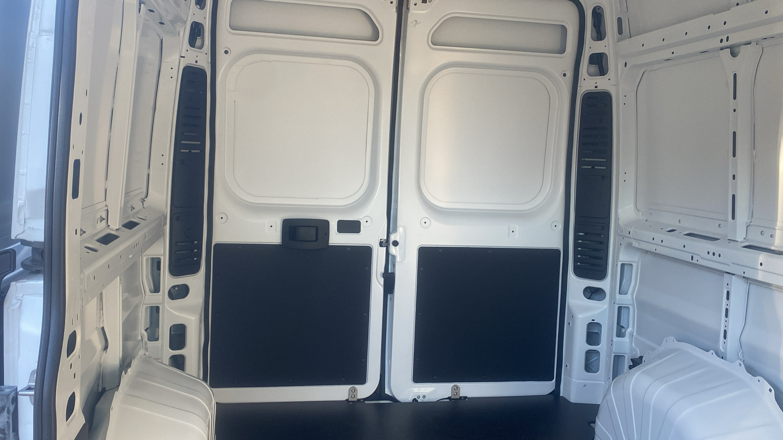 2025 Ram ProMaster Cargo Van Tradesman 27