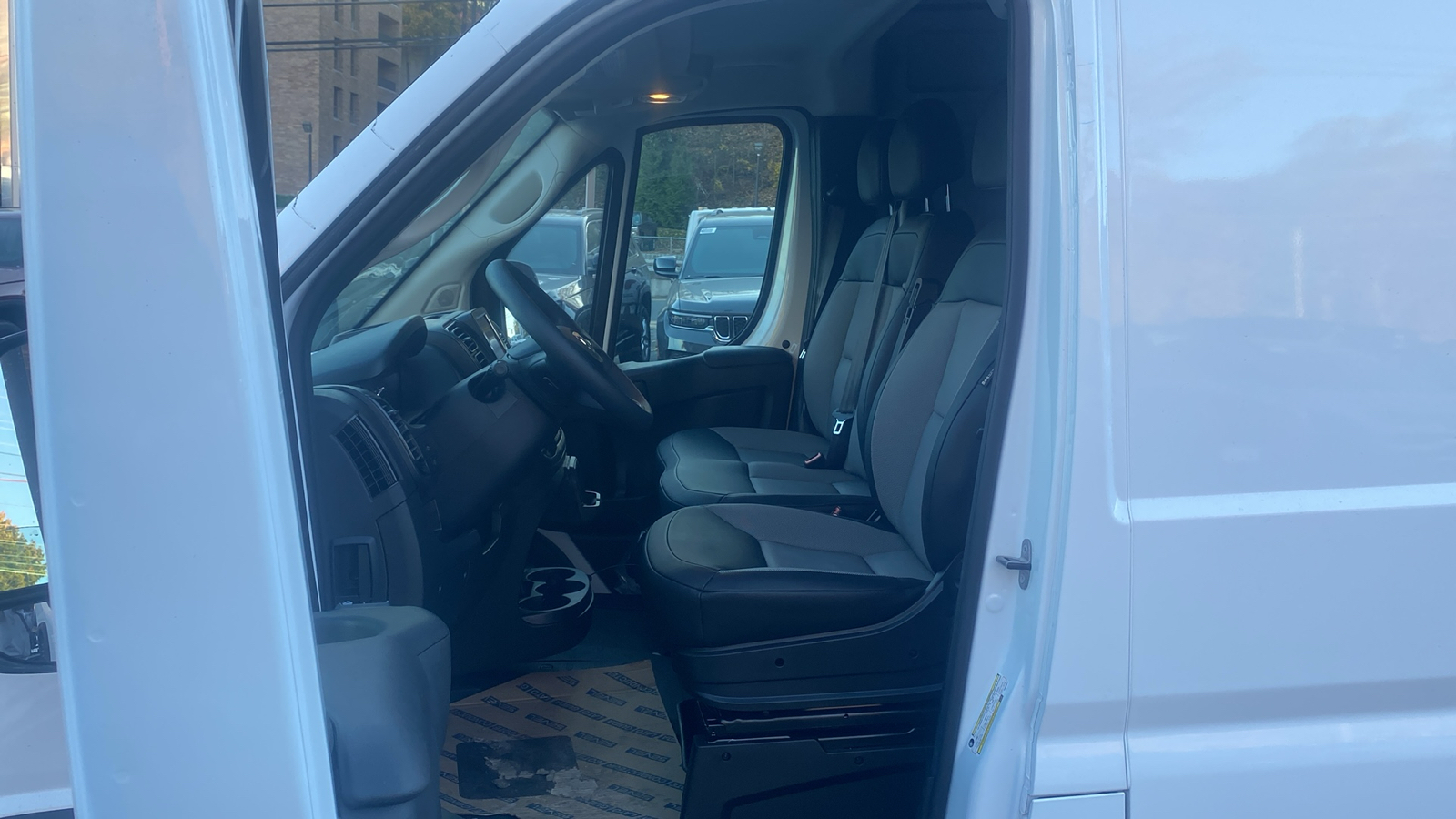 2025 Ram ProMaster Cargo Van Tradesman 17