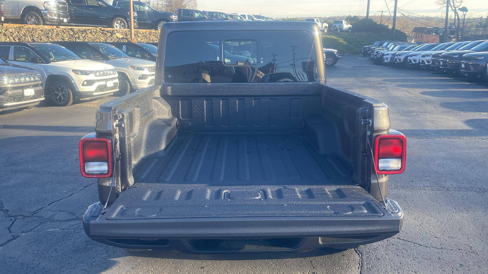 2025 Jeep Gladiator Nighthawk 25