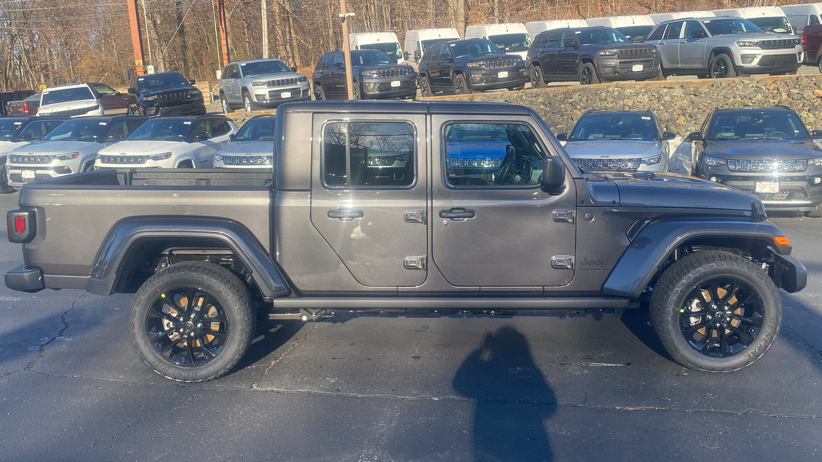 2025 Jeep Gladiator Nighthawk 27