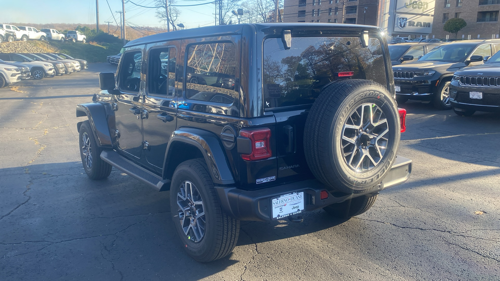 2025 Jeep Wrangler Sahara 23