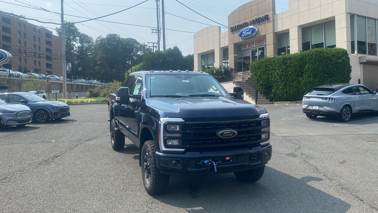 2024 Ford Super Duty F-350 SRW LARIAT 1