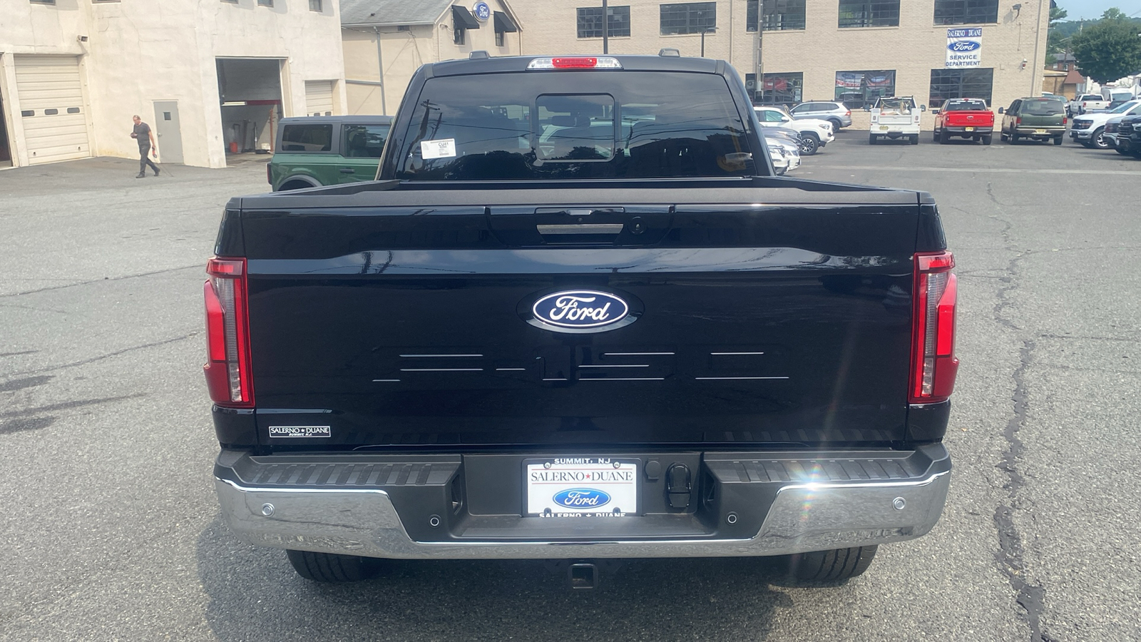 2024 Ford F-150 LARIAT 25