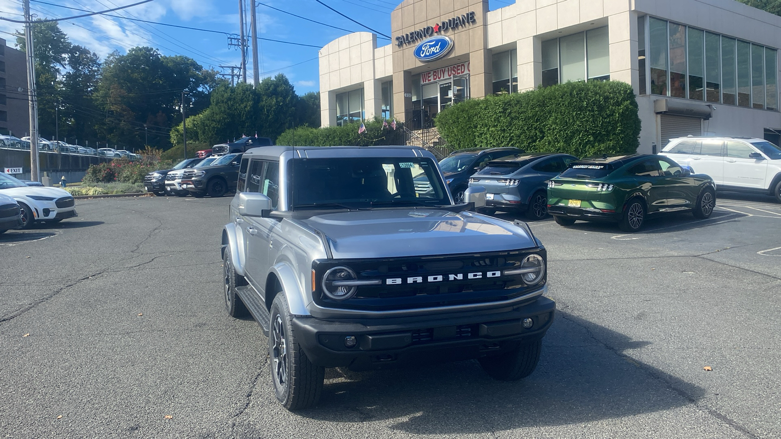 2024 Ford Bronco Outer Banks 1