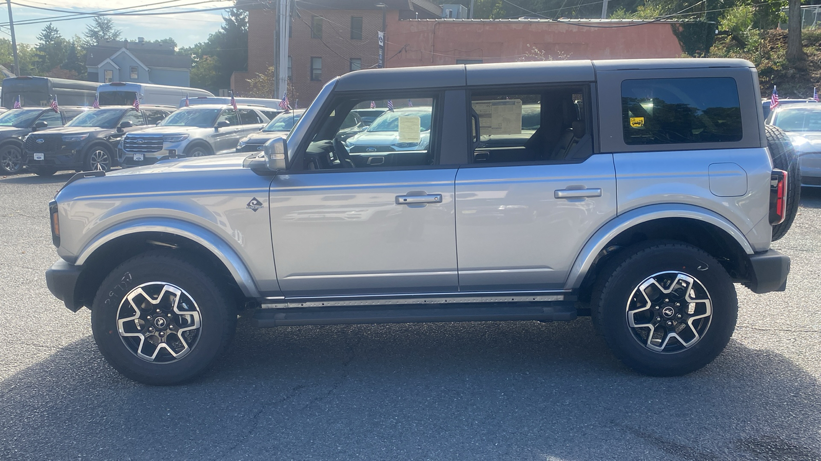 2024 Ford Bronco Outer Banks 4