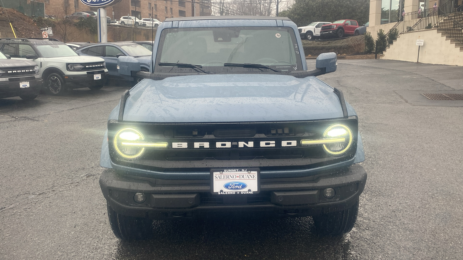 2024 Ford Bronco Outer Banks 2