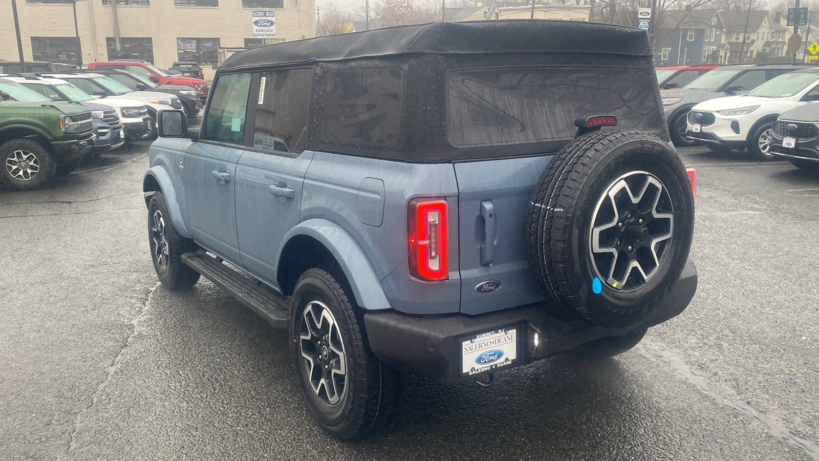 2024 Ford Bronco Outer Banks 23