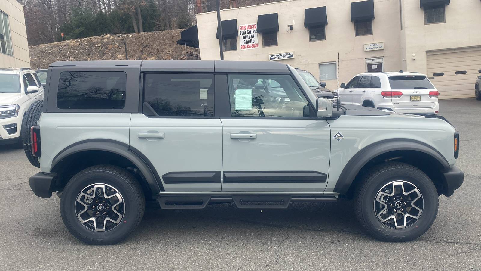 2024 Ford Bronco Outer Banks 27