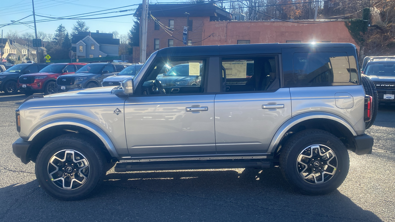 2024 Ford Bronco Outer Banks 4