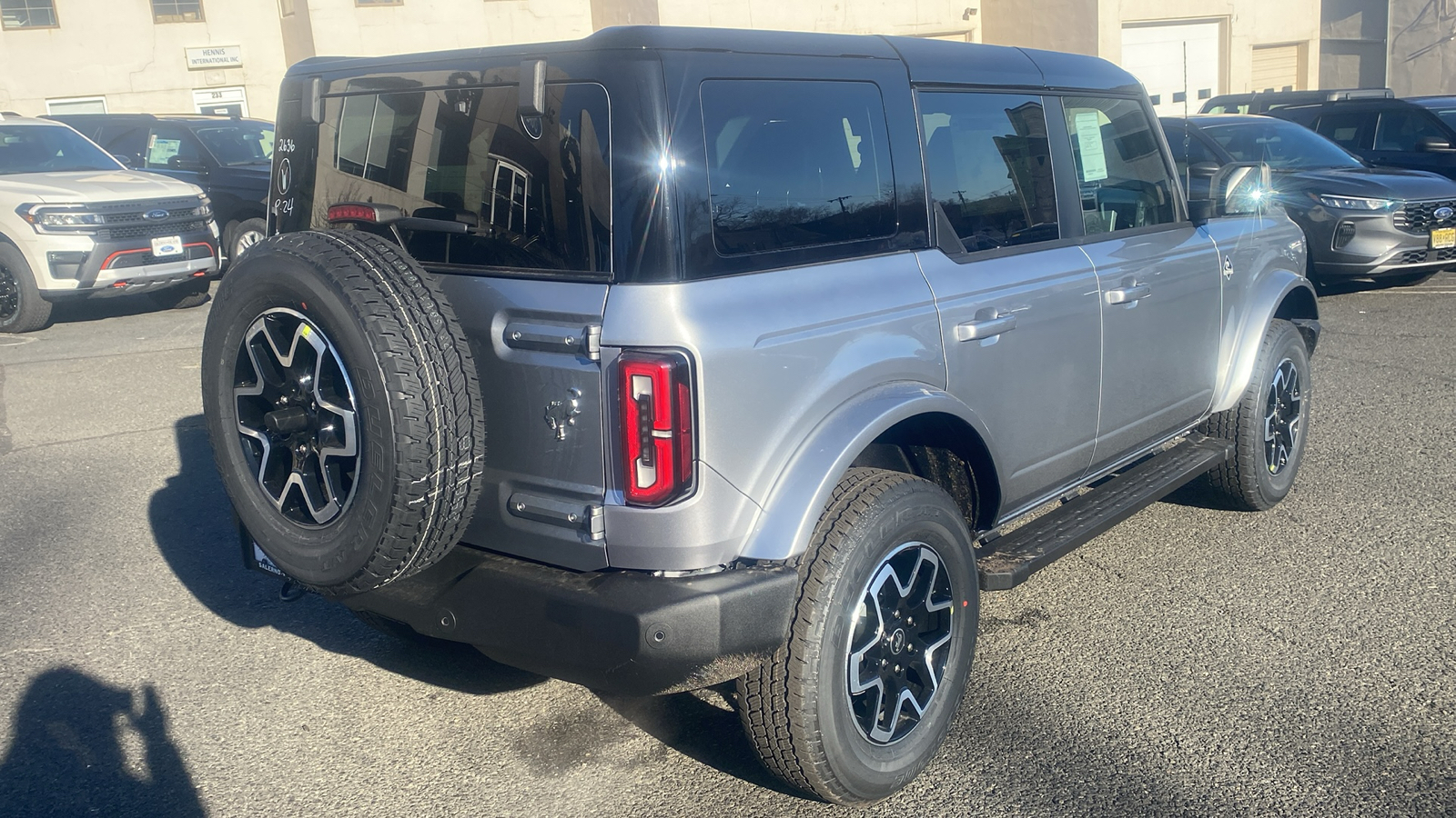 2024 Ford Bronco Outer Banks 25