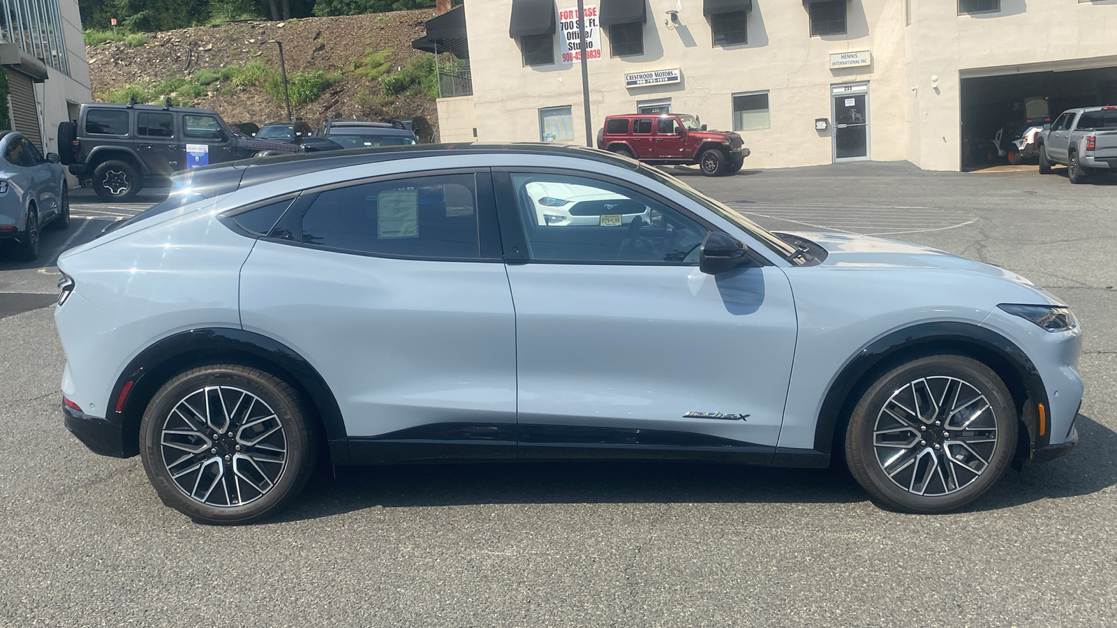 2024 Ford Mustang Mach-E Premium 27