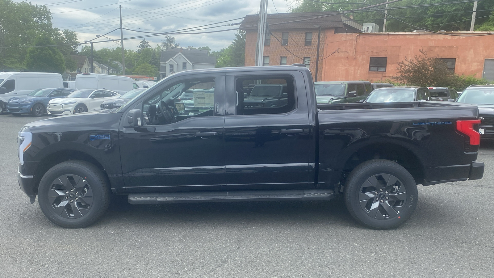 2024 Ford F-150 Lightning XLT 4