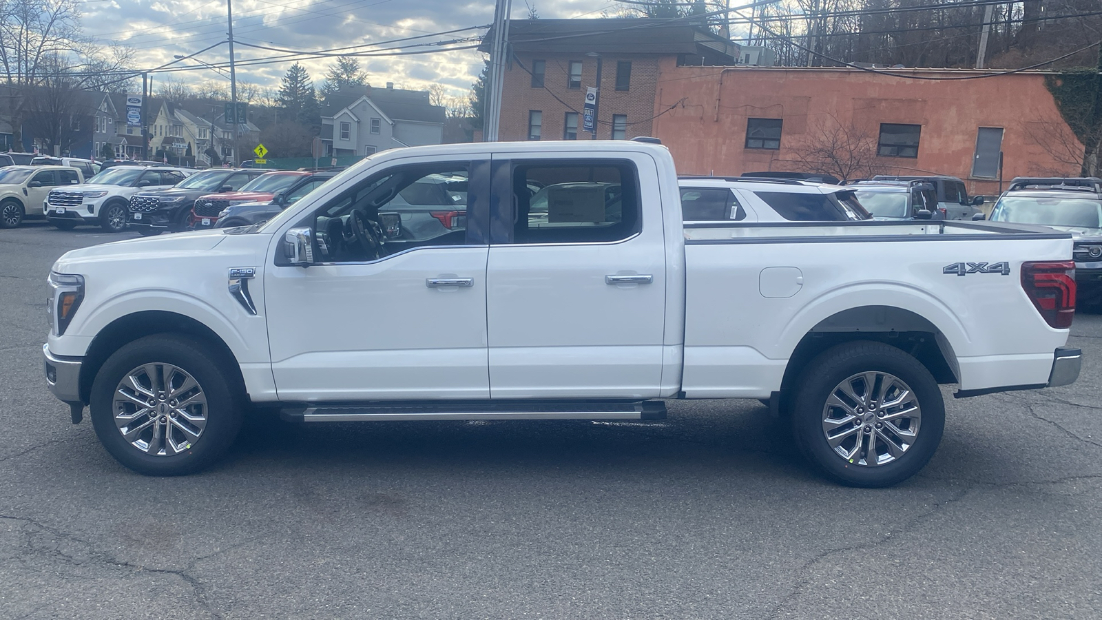 2025 Ford F-150 LARIAT 4