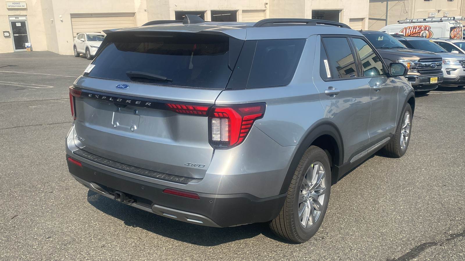 2025 Ford Explorer Active 28